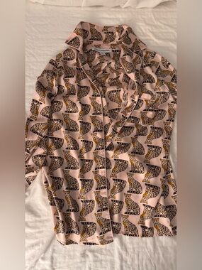 Amazon Essentials Blush Pink Satin Leopard-Print Pajama Top